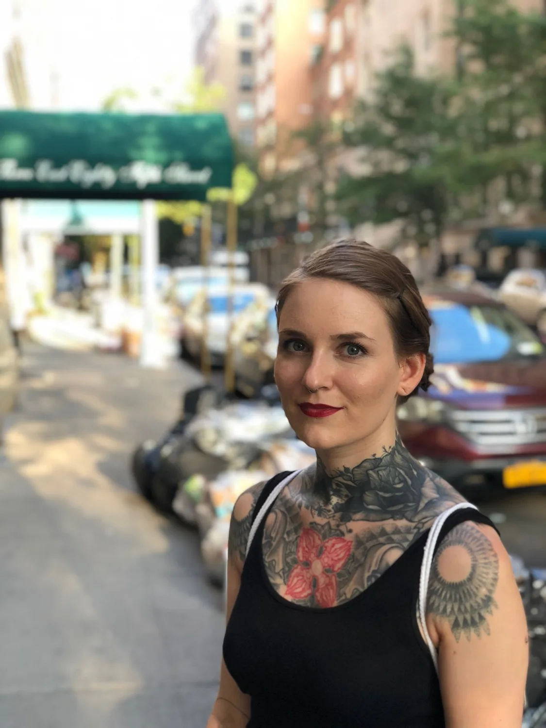 Tattoo artist Maret Brotkrumen