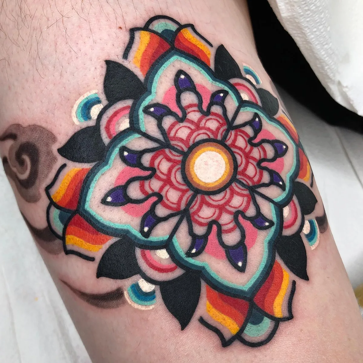 Tatuaggio mandala in Dancheong da Kiwa