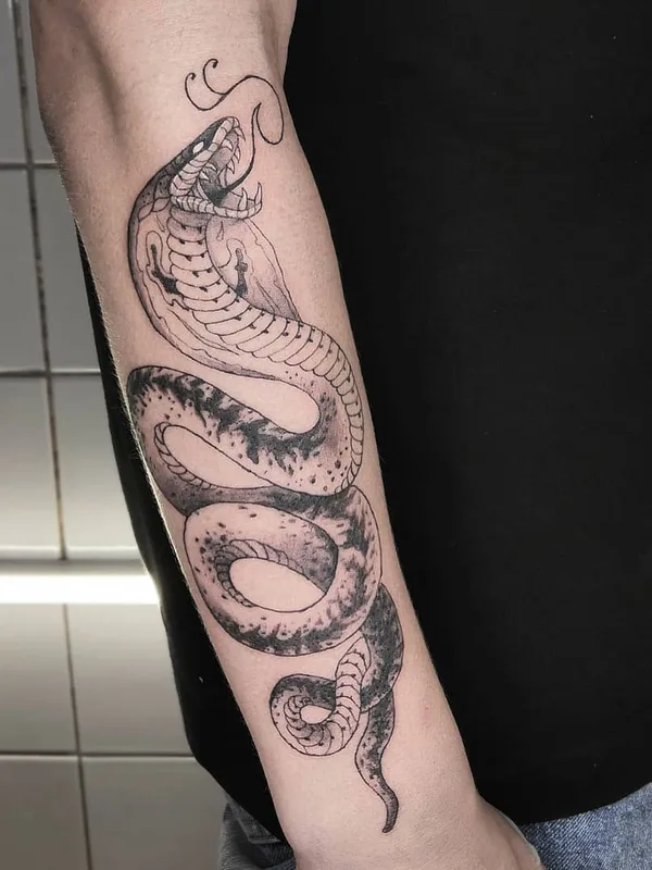 black and grey blackwork 타투 부위 forearm #57076 | 타투이스트 Anna Guskova