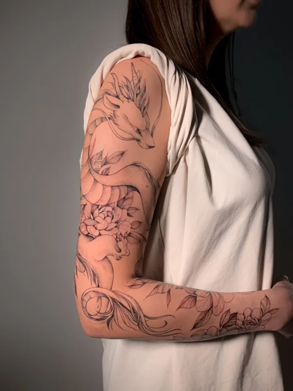 female black botanic tatuaje en arm #57091 | Tatuador Olga Kotova
