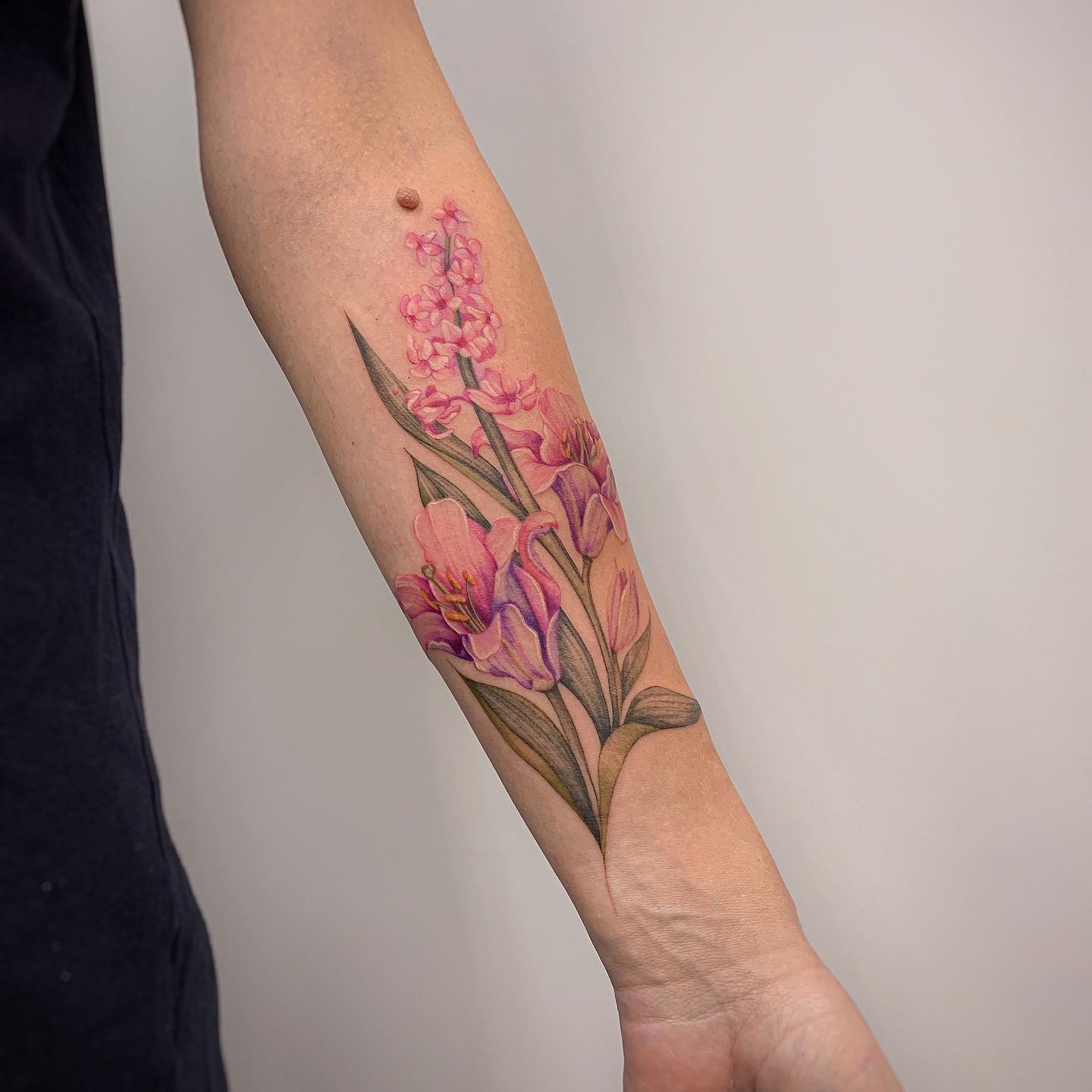 Danish Tattooz House - Tulip Tattoos are popular tattoo designs. These  tattoos are most popular designs among the women and tattoo artists because  of its vibrant colors and gorgeous look. ... These