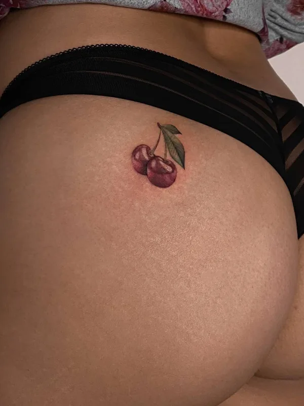 female color realism 纹身 在 hip #57196 | 纹身师 Настя Лис