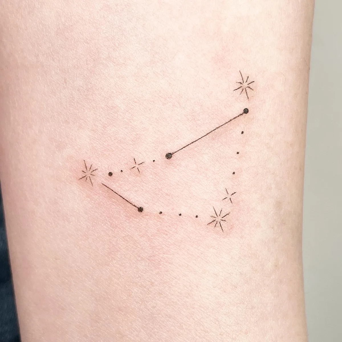 Fine line tattoo by Sop Tattoo