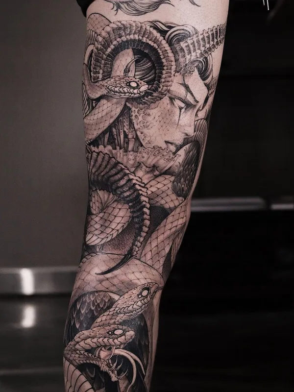 black and grey black and grey татуировка на thigh #57446 | Тату мастер Hoon_unco