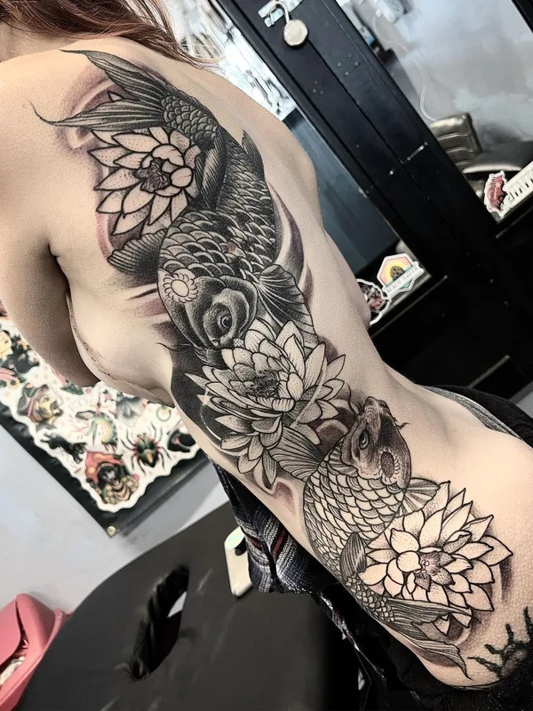female black and grey japanese tatuaje en side #57527 | Tatuador Brad Grimes
