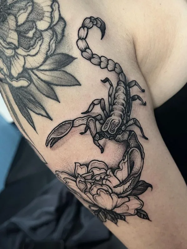 black and grey black and grey tatuaje en upper arm #57530 | Tatuador Brad Grimes