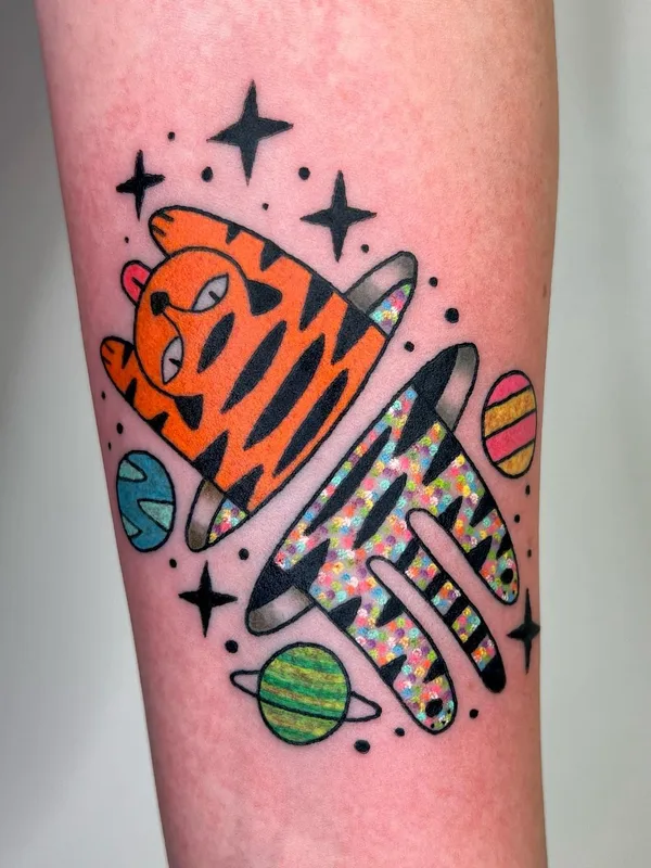 color new school tatuaje en forearm #57585 | Tatuador Deryk Webb