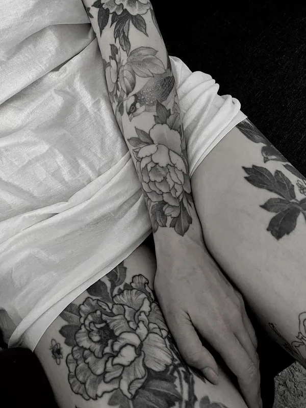black and grey black and grey 纹身 在 full arm #57654 | 纹身师 Niko Inky