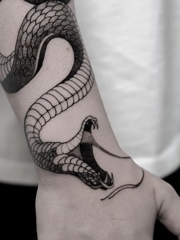 black and grey blackwork 纹身 在 forearm #57647 | 纹身师 Niko Inky
