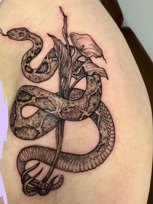 black and grey black and grey 纹身 在 thigh #57749 | 纹身师 Emily Falkowski