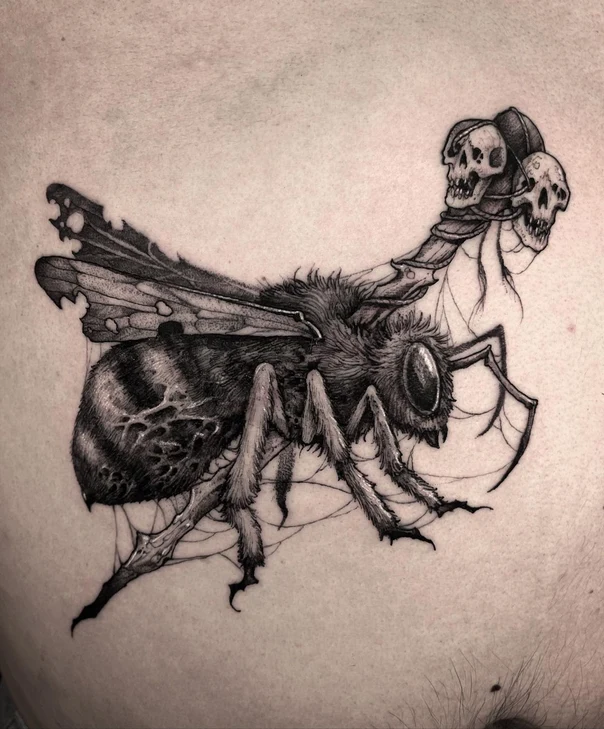Blackwork Bee, Skull tattoo on Back