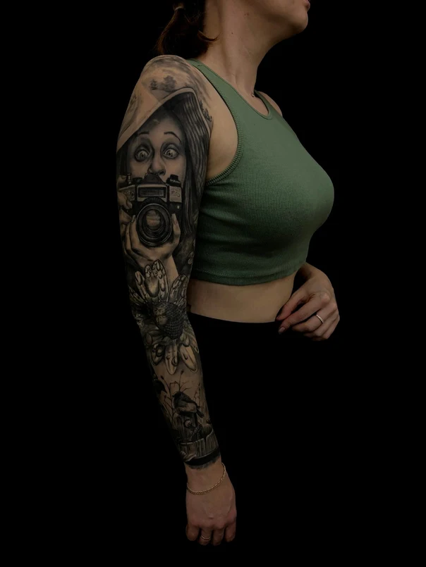 Реализм Portrait, Camera tattoo на Полный рукав