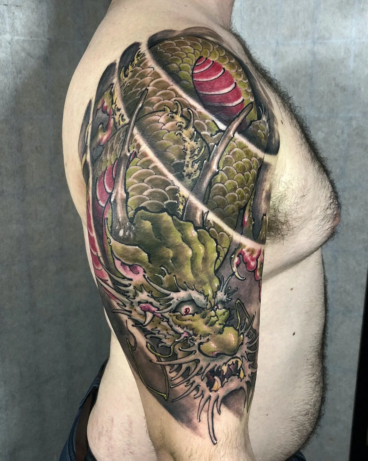 Artista dei tatuaggi Tala