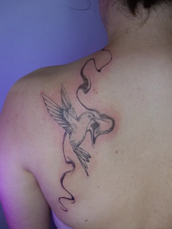 female black and grey linework 타투 부위 shoulder blade #72548 | 타투이스트 Sasha Hemelaer