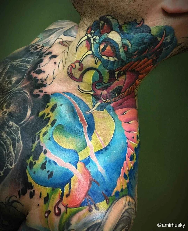 Иллюстративная Snake, Abstract tattoo на Шея