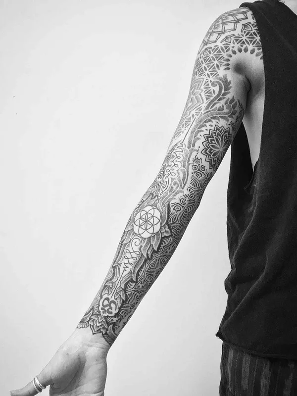 black and grey ornamental Tatuagem em full sleeve #11944 | Tatuador Inga Hannarr