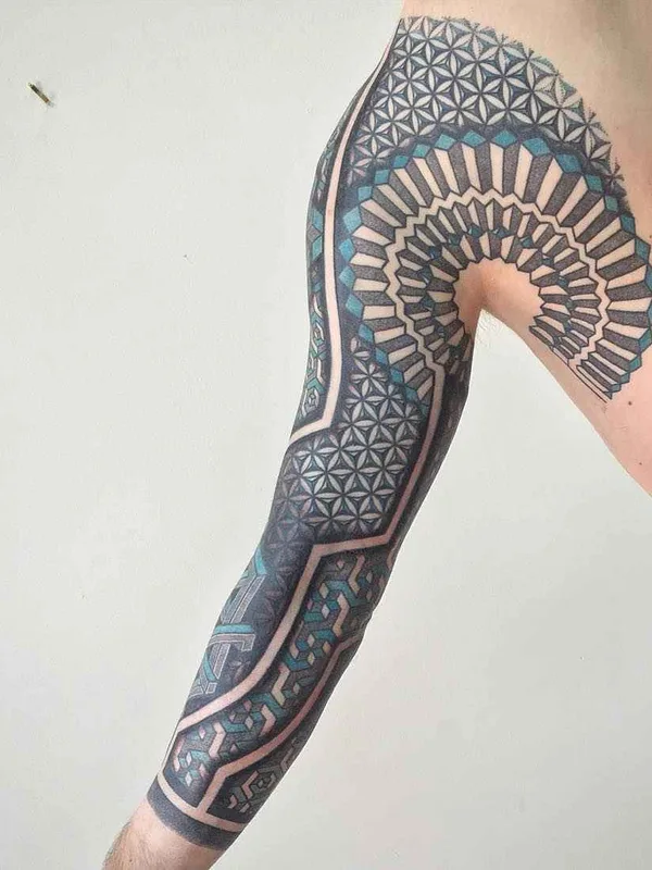 color geometric Tatuagem em full sleeve #11945 | Tatuador Inga Hannarr