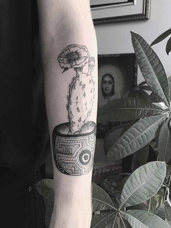 black and grey blackwork Tatuaggio su forearm #11954 | Tatuatore Olivier Casault