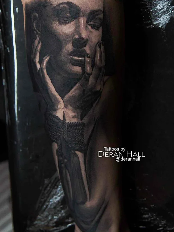 female black and grey realism Tatuaggio su forearm #12074 | Tatuatore Deran Hall