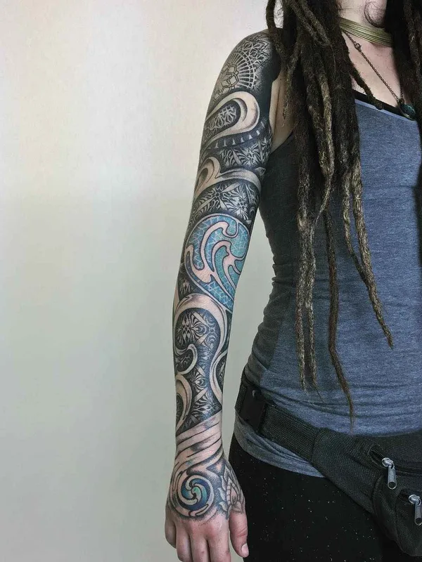 female black and grey ornamental Tatuagem em full sleeve #11948 | Tatuador Inga Hannarr