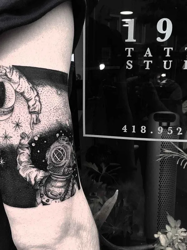 black and grey blackwork Tatuaggio su forearm #11956 | Tatuatore Olivier Casault