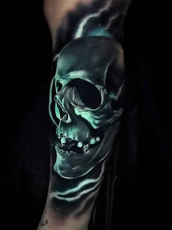 black and grey realism Tatuagem em forearm #12318 | Tatuador Hugo Fiest