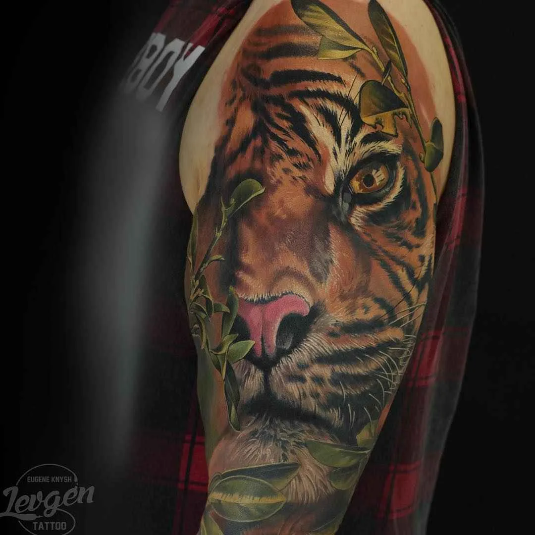 Tatuatore Evgeniy Knysh, tatuaggi colorati in stile realistico | Tattoo artist Evgeniy Knysh (Levgen) color realistic tattoo