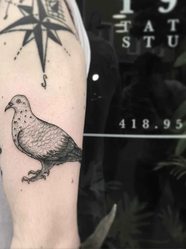 black and grey blackwork Tatuaggio su forearm #11962 | Tatuatore Olivier Casault