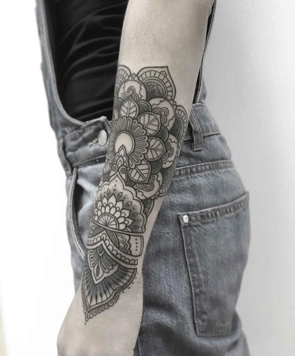 Mandala Mandala, Floral tattoo на Предплечье