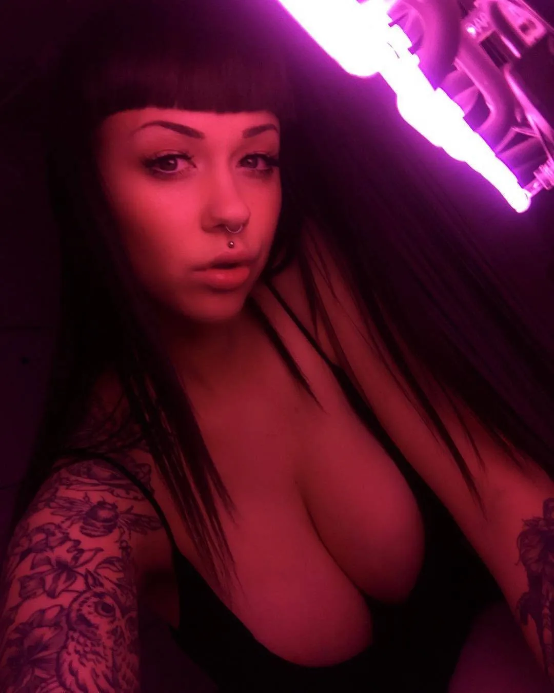 Modello tatuato Loretta Rose, modello alternativo, ragazza che si suicida | Canada
