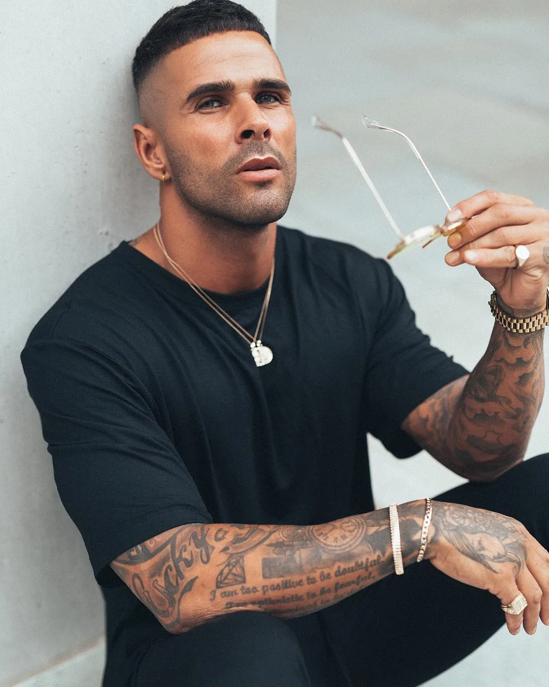 Modello tatuato Leon Scott, modello maschile alternativo, uomo tatuato | Regno Unito