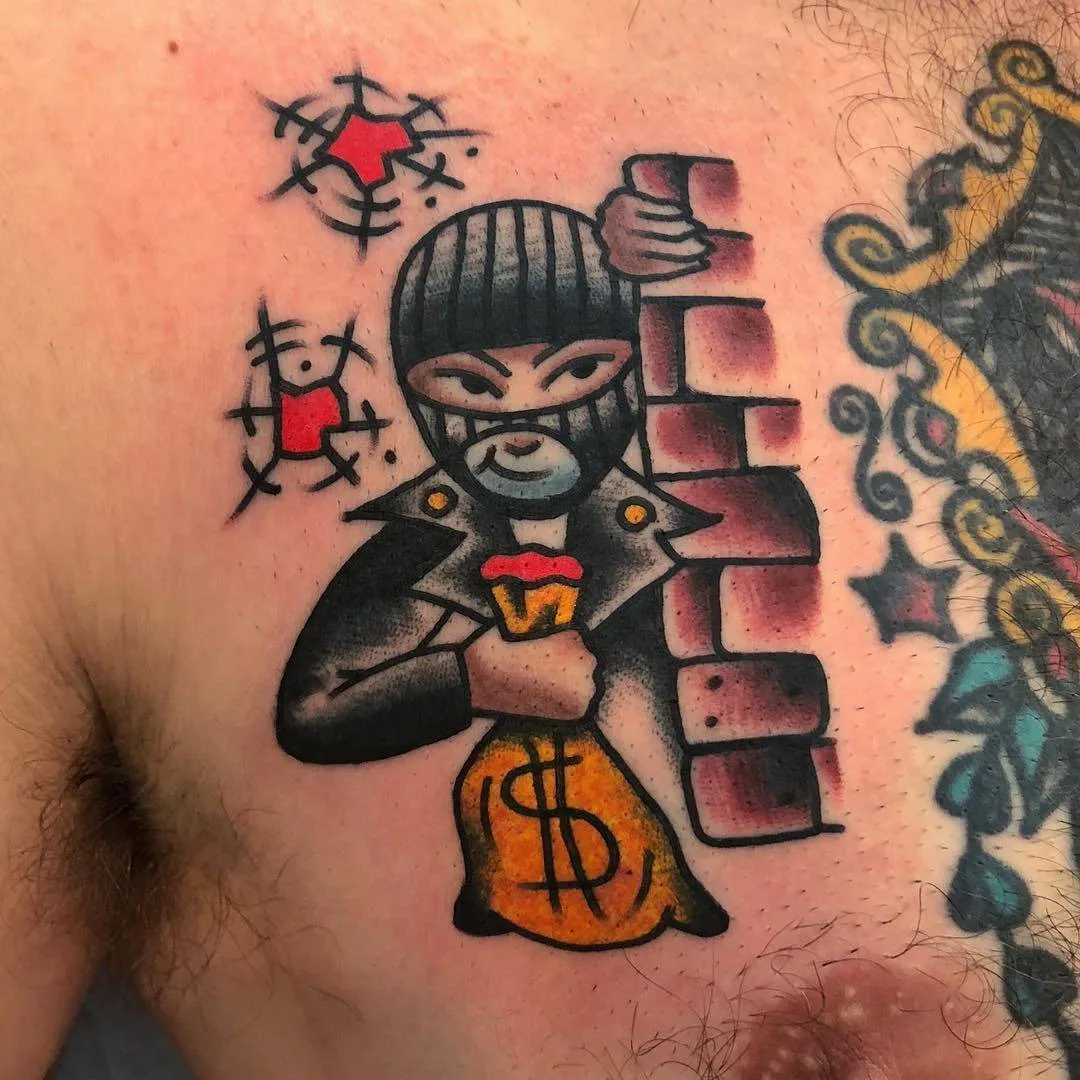 Artista di tatuaggi Akira Latanzio, tatuaggio a colori in stile tradizionale vecchio scuola | USA