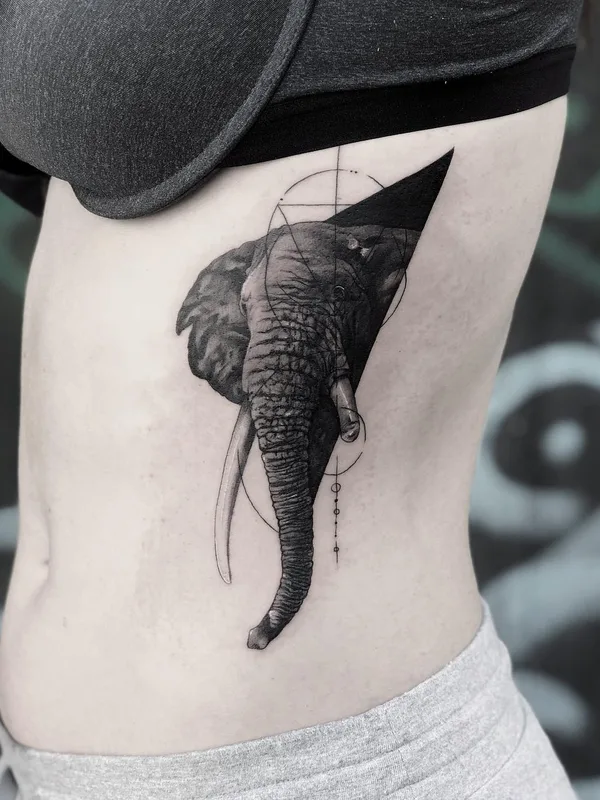 female black and grey black and grey Tatuagem em side #23005 | Tatuador Victor del Fueyo de la Torre