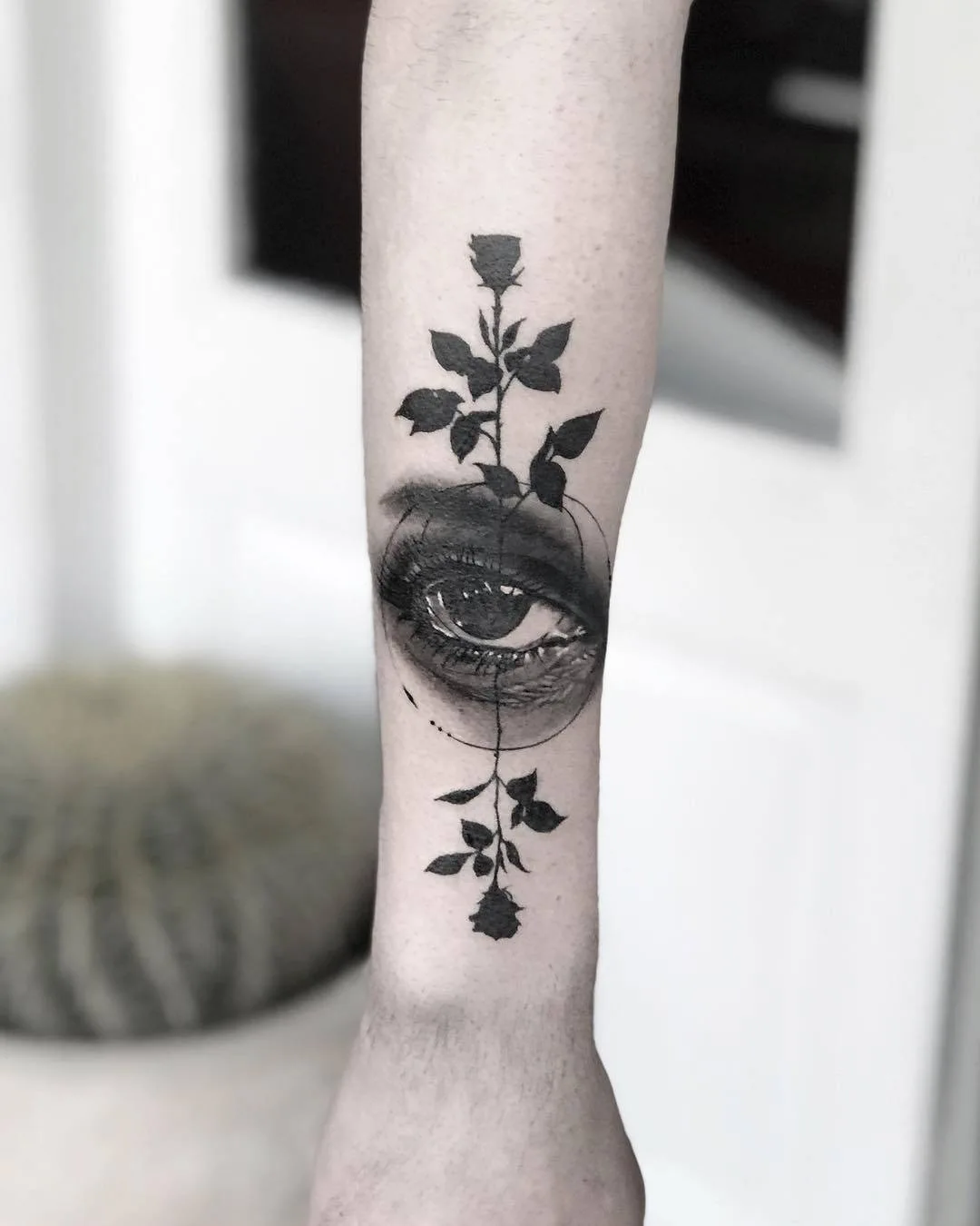 Artista de tatuagem Victor del Fueyo de la Torre, estilo de autor black and grey abstract tattoo, realism | Espanha