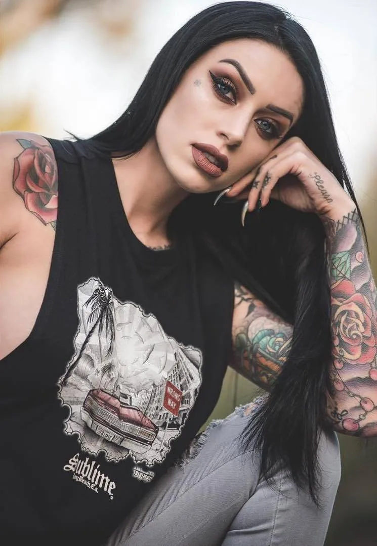 Modello tatuato Brianna Hull, modello alternativo, ragazza tatuata, sullen | USA