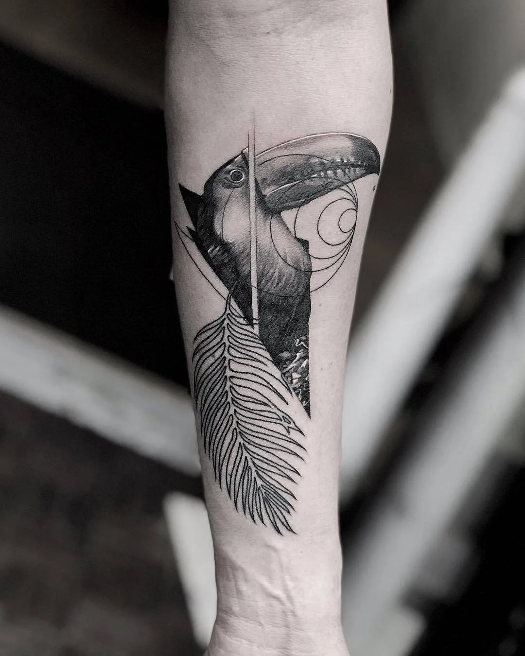 Artista de tatuagem Victor del Fueyo de la Torre, estilo de autor black and grey abstract tattoo, realism | Espanha