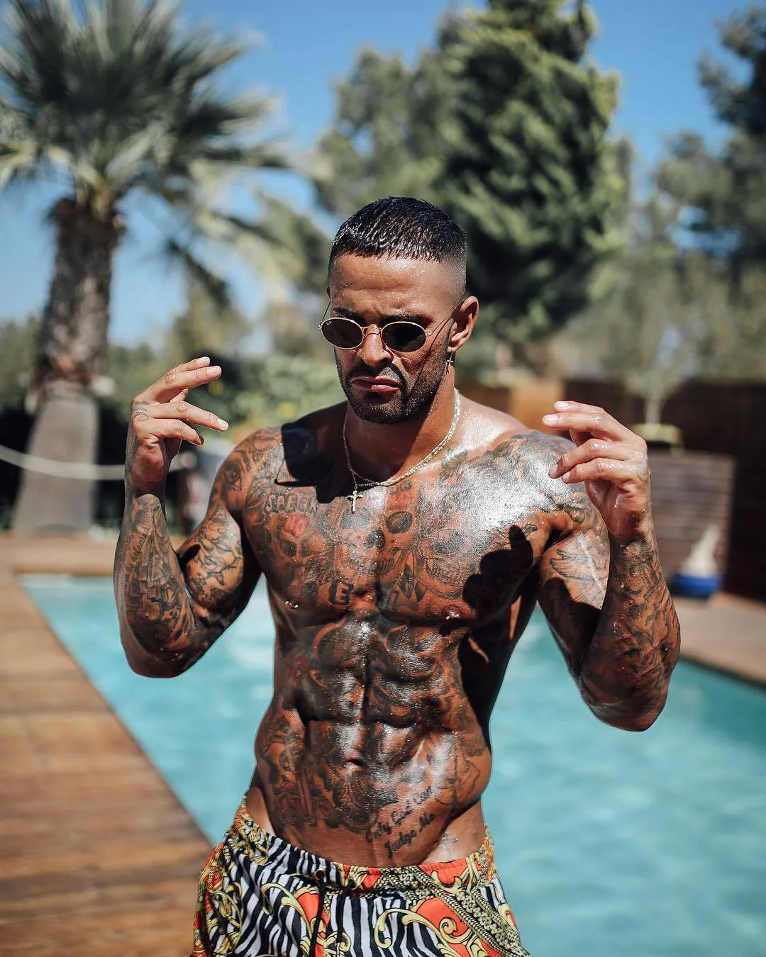 Modello tatuato Leon Scott, modello maschile alternativo, uomo tatuato | Regno Unito