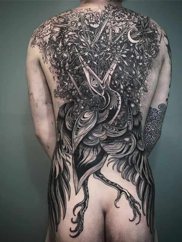 black blackwork 纹身 在 full back #23520 | 纹身师 Nomi Chi