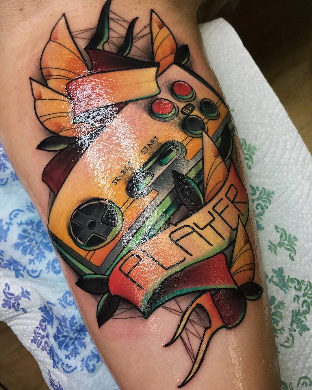 Artista de tatuagem Sasha Akulov, tatuagem colorida neo tradicional, nova escola | Rússia