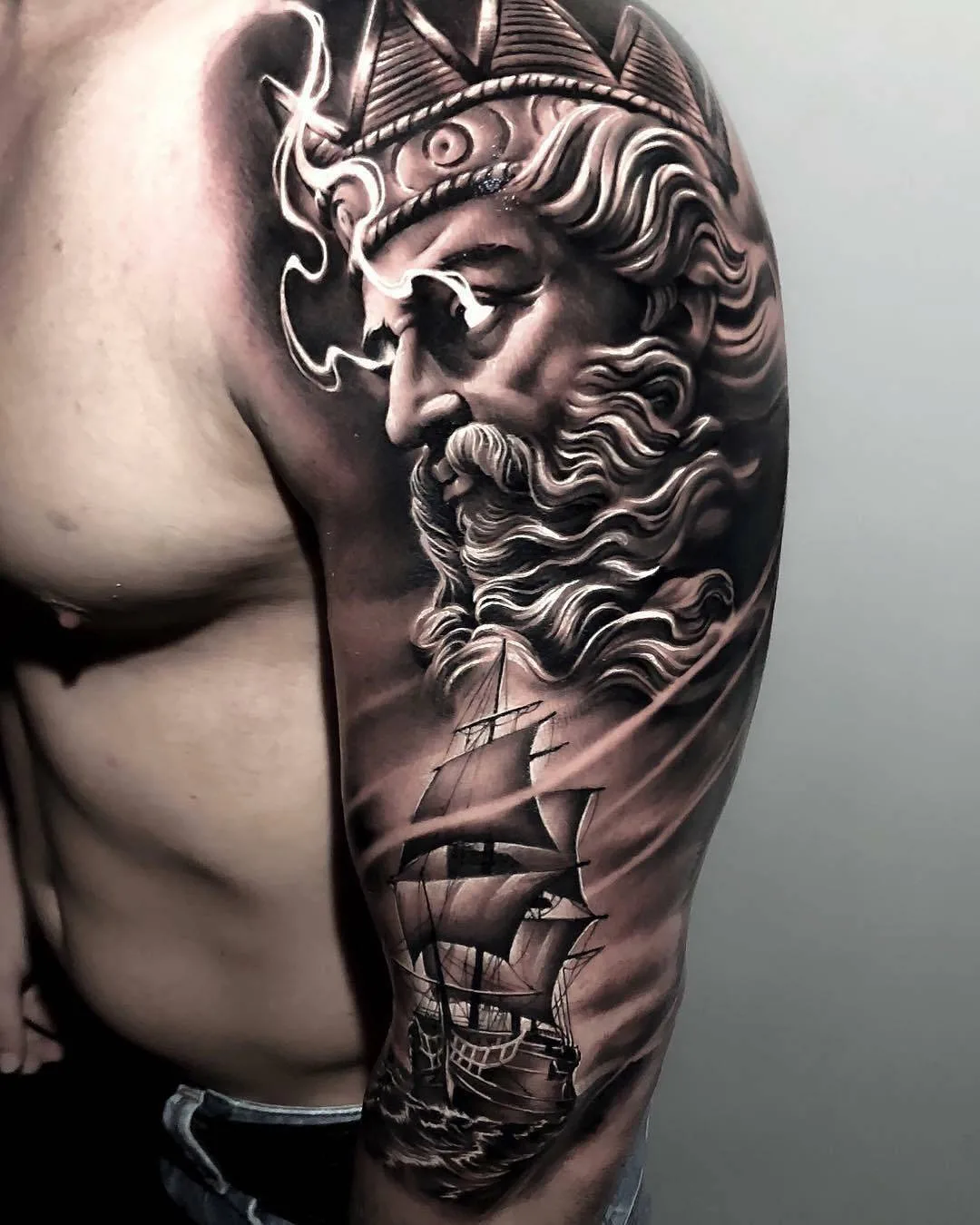 Tatuador samurai Standoff, estilo preto e cinza dos autores, retrato realista de tatuagem | Brasil
