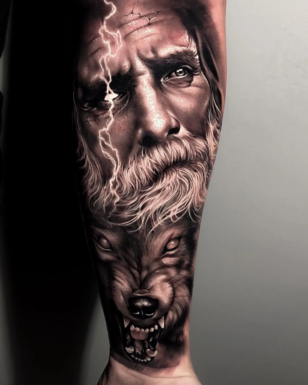 Tatuador samurai Standoff, estilo preto e cinza dos autores, retrato realista de tatuagem | Brasil
