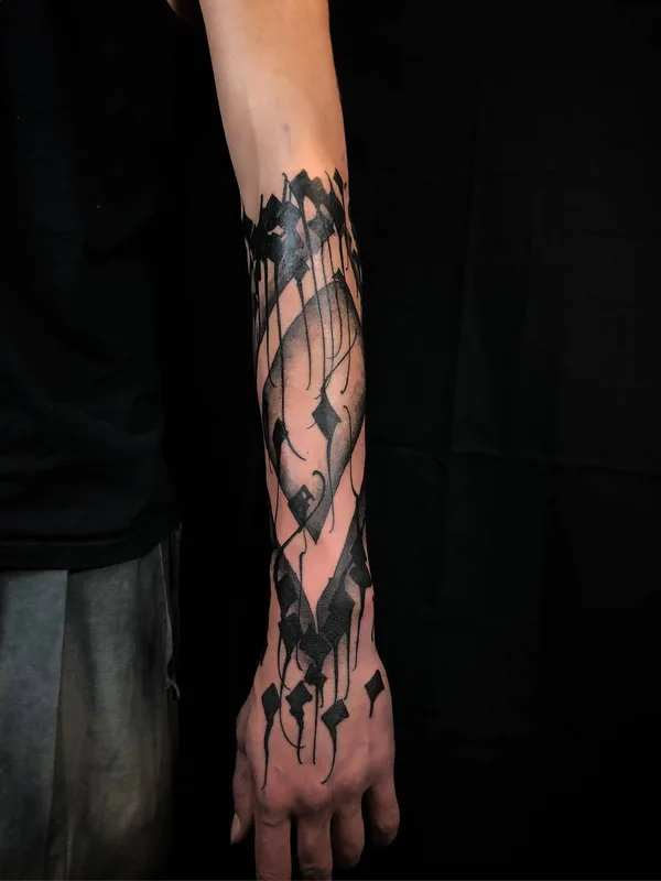 black blackwork Tatuagem em forearm #23609 | Tatuador Gordon Lettuce