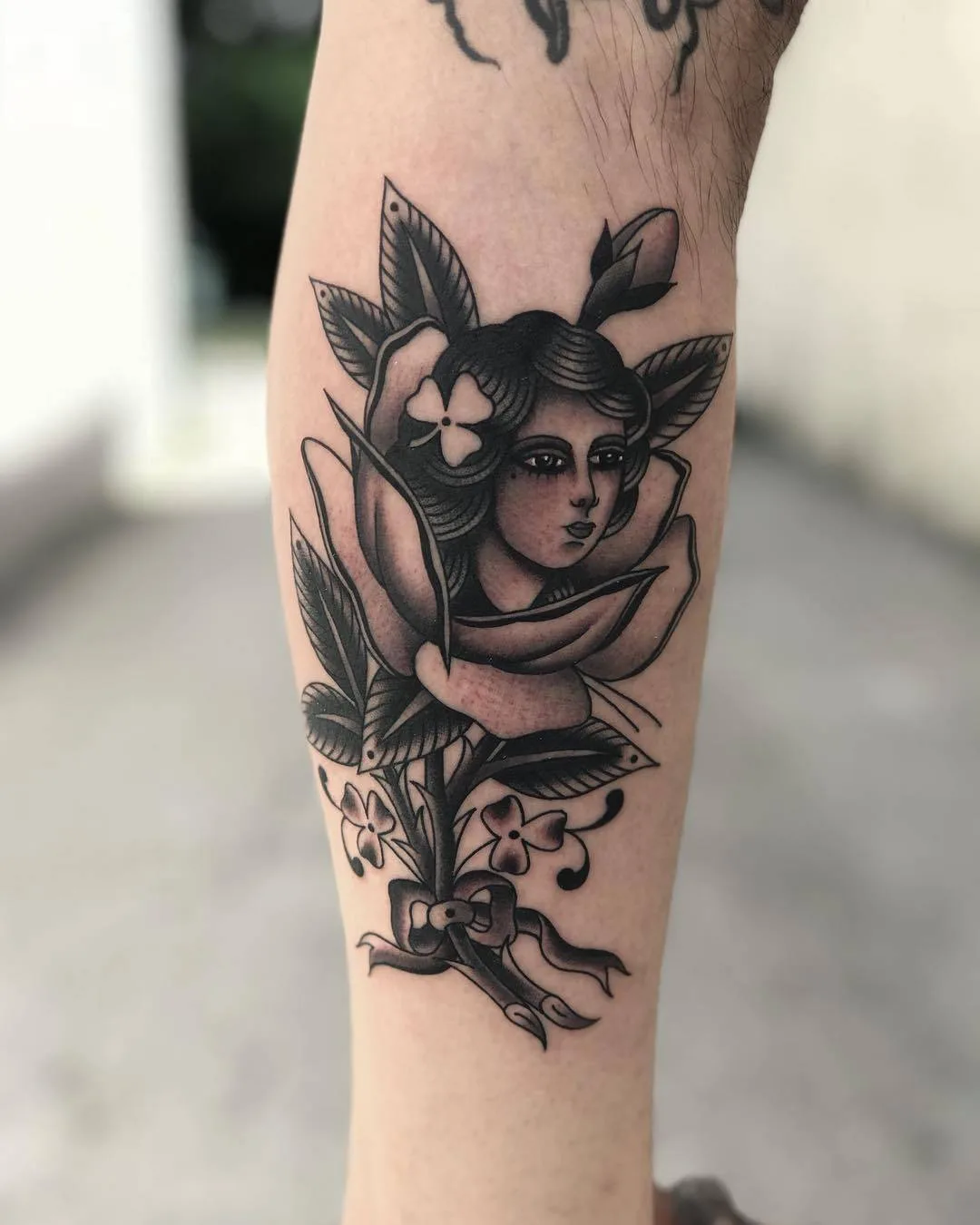 Tatuador Javier Betancourt, preto estilo antigo tradicional tatuagem | USA