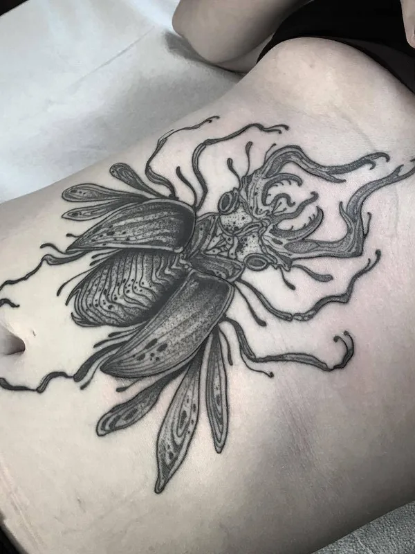 black and grey blackwork 纹身 在 stomach #23517 | 纹身师 Nomi Chi