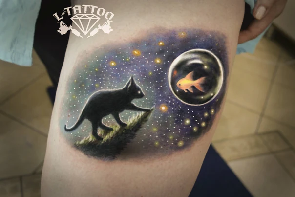 Иллюстративная Cat, Fish tattoo на Thigh