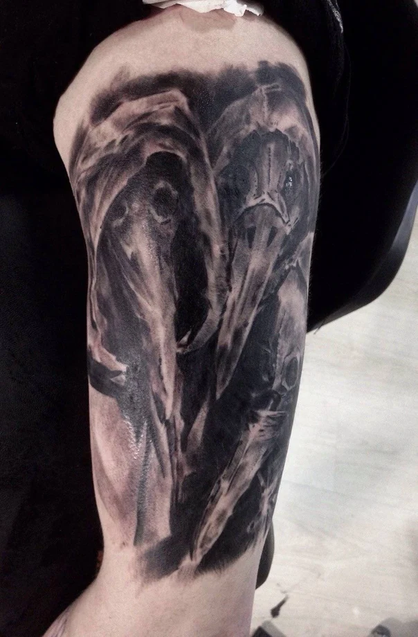 Блэкворк Abstract tattoo на Плечо