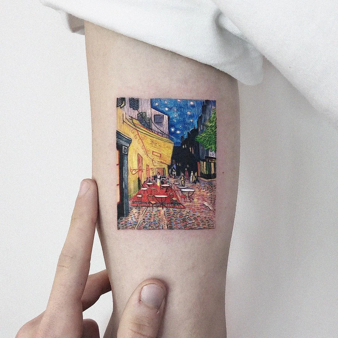 Artista del tatuaggio Kozo, tatuaggio minimalista a colori | Tel Aviv, Israele
