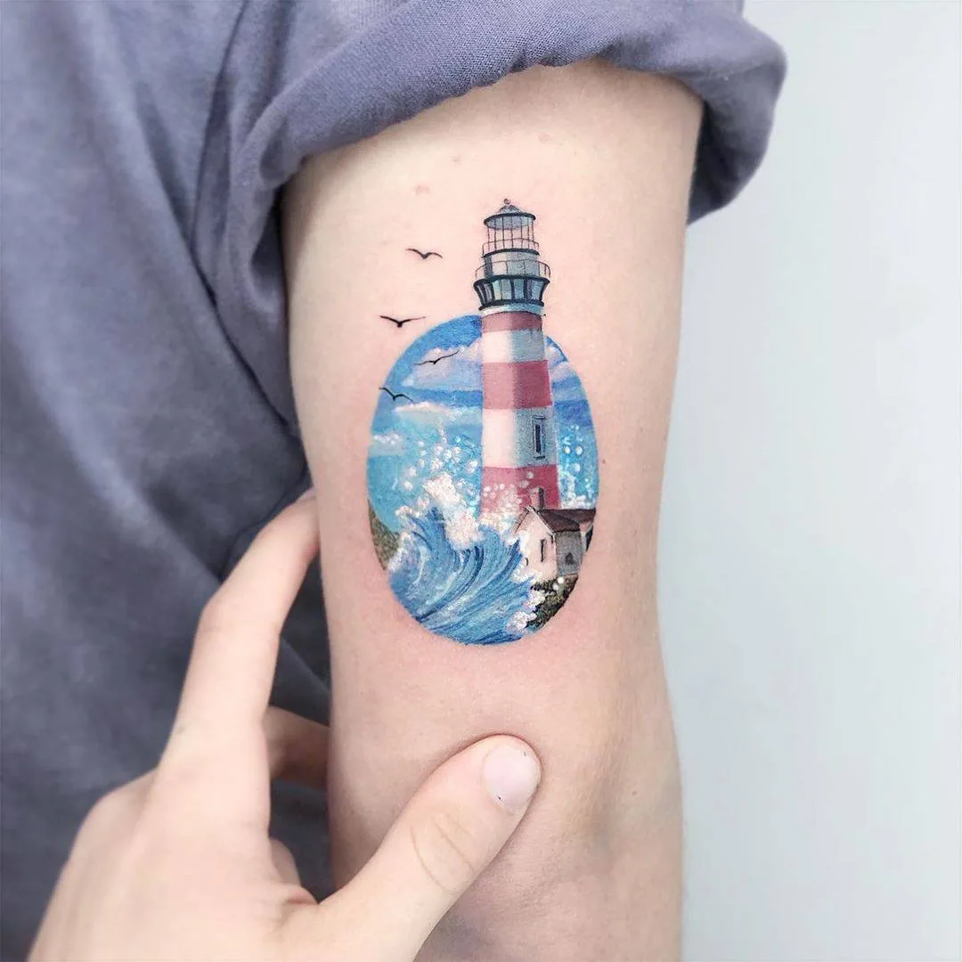 Artista del tatuaggio Kozo, tatuaggio minimalista a colori | Tel Aviv, Israele