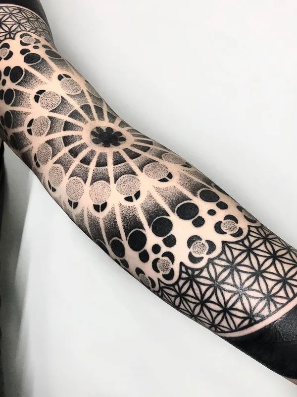 black blackwork 纹身 在 full sleeve #32044 | 纹身师 Melow Perez