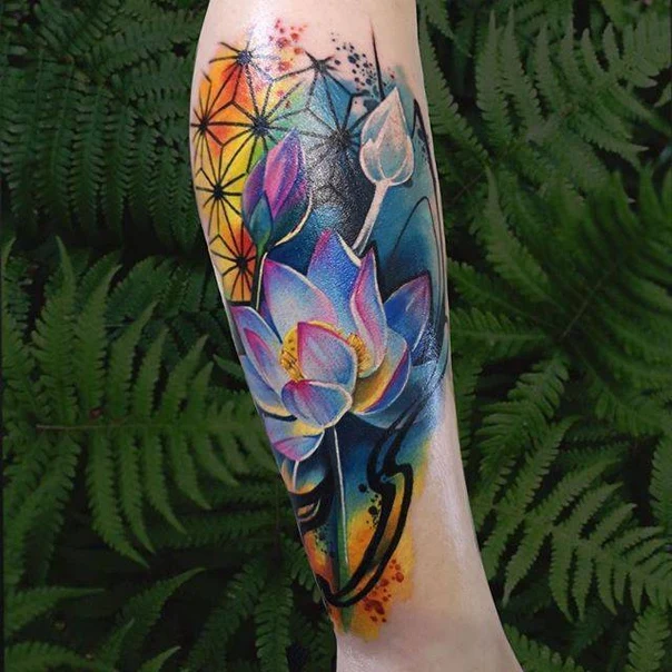 Акварель Lotus, Geometric tattoo на Предплечье